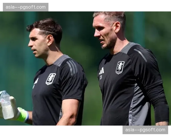 阿斯顿维拉2-2托特纳姆热刺，两队均在最后时刻因防守混乱丢分